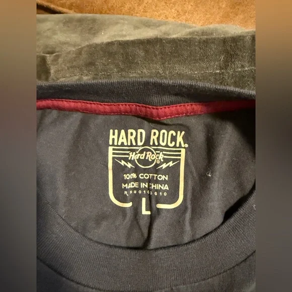 Hard Rock Cafe Men's Charcoal and Red Graphic Tee - Picture 4 of 4